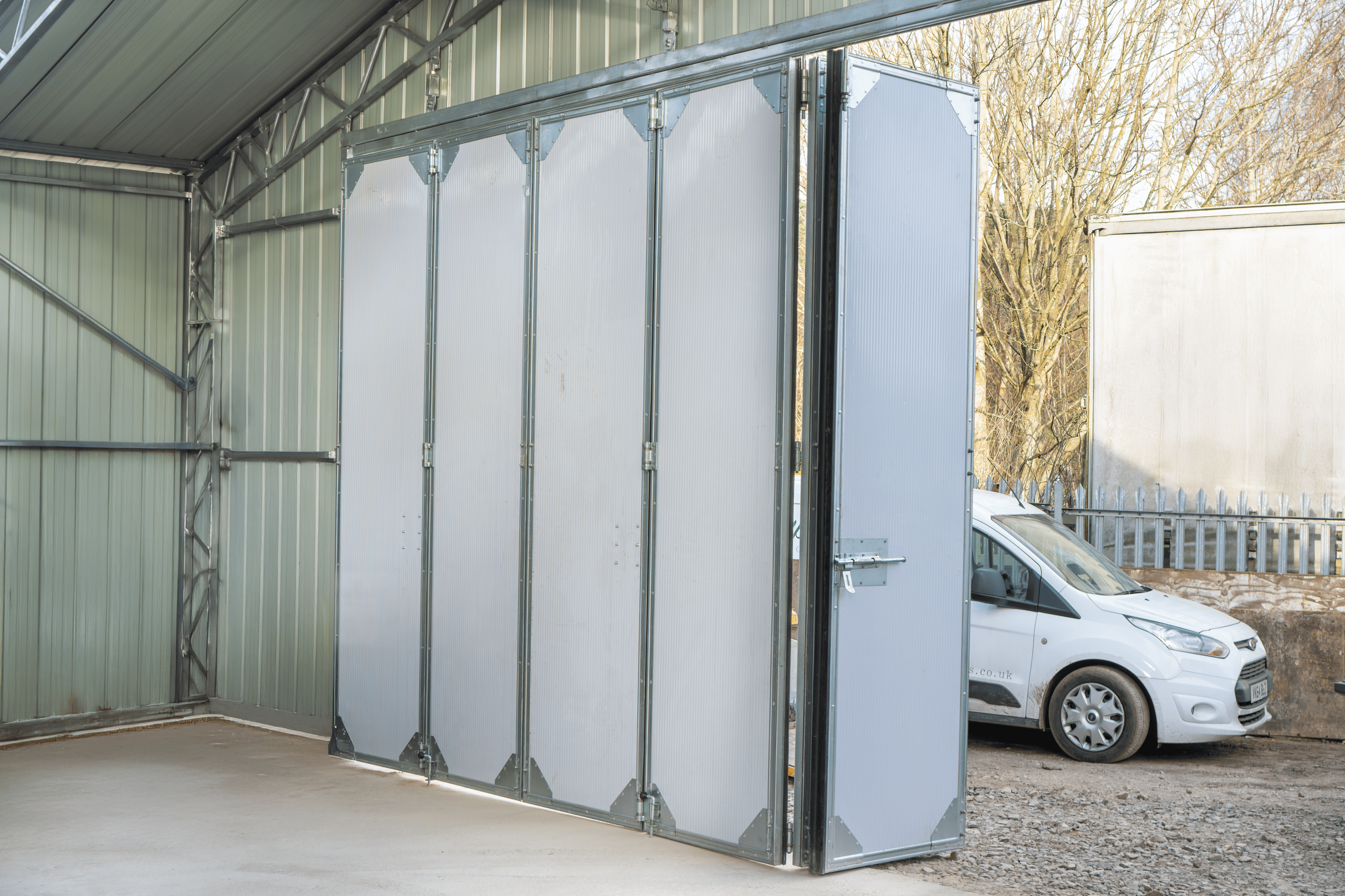 Hangar de aeronaves em aço