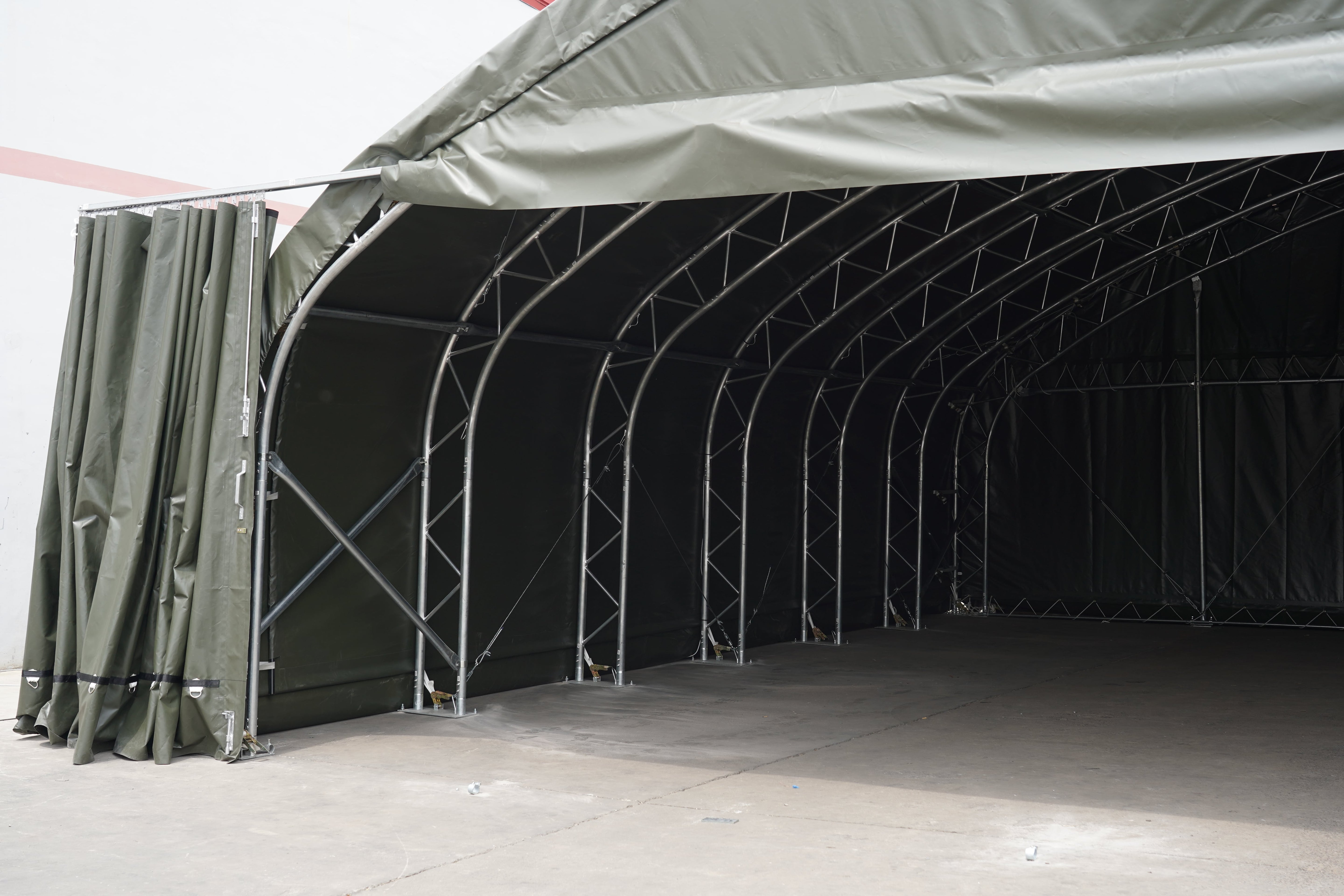 Hangar de aeronaves | Cinza