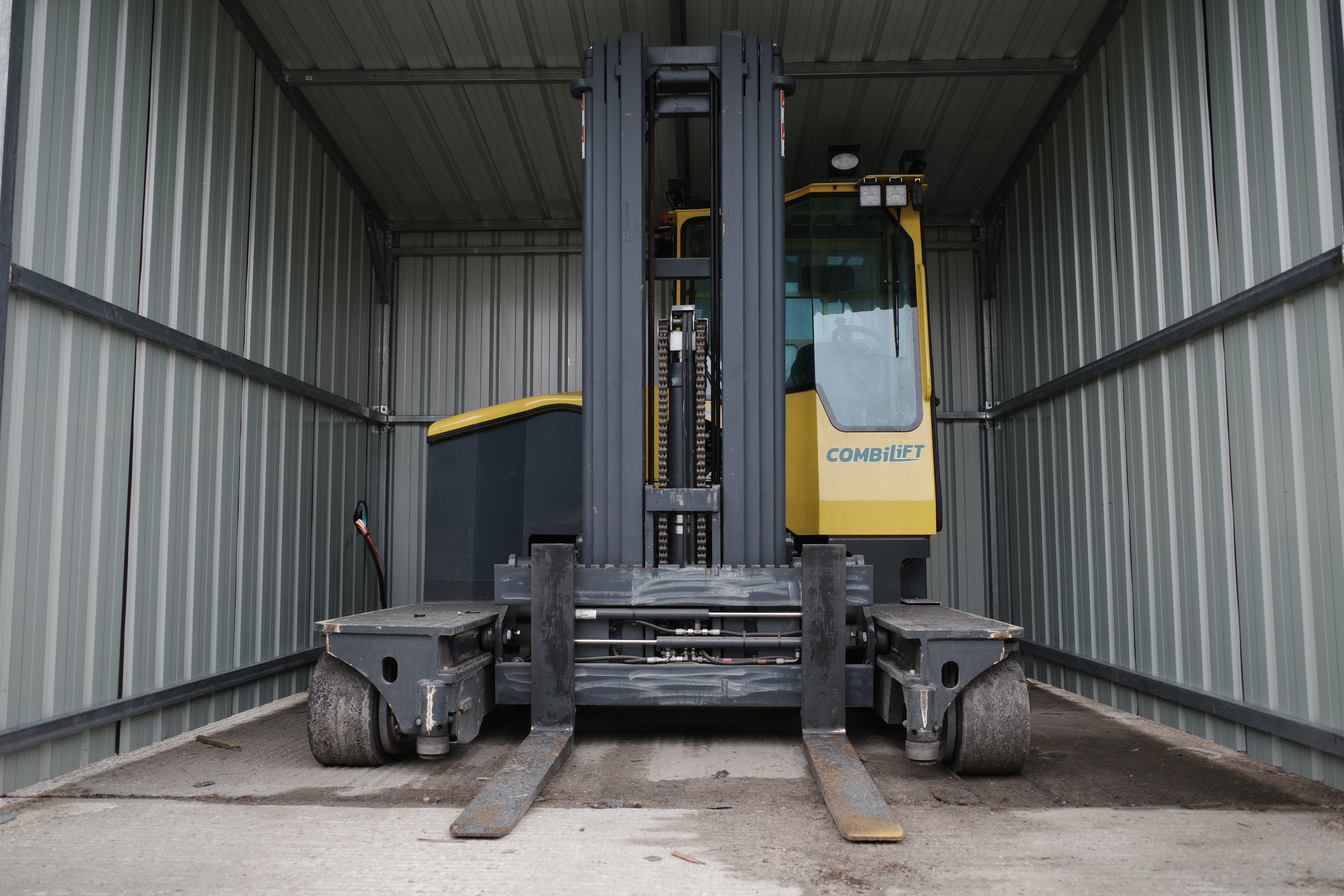 Abrigos de Campo em Aço