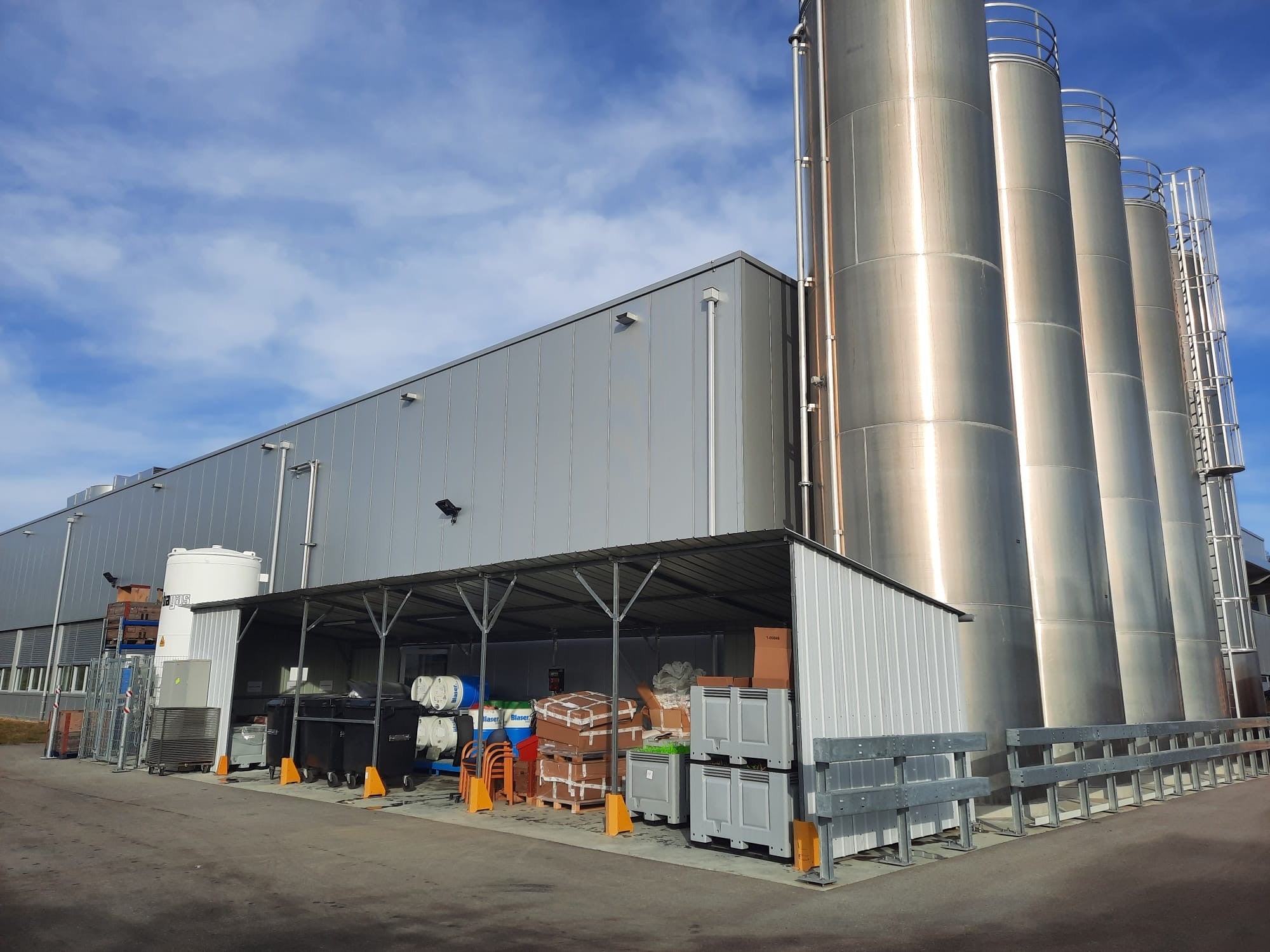 Abrigos de Campo em Aço